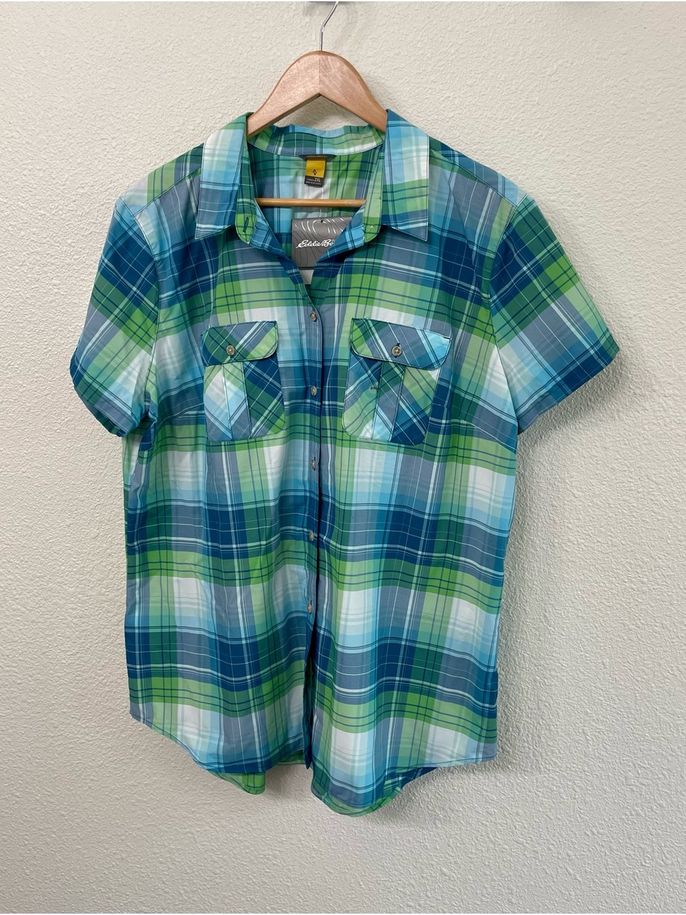 Eddie Bauer Short-Sleeve Plaid Button-Down Shirt - Blue & Green